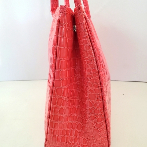 Women Large Pink Croccodile Print Tote - Picture 5 of 11